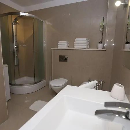 别墅 Okrug Gornji Luxurious Escape With Pool *