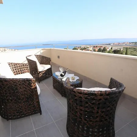 וילה Okrug Gornji Luxurious Escape With Pool