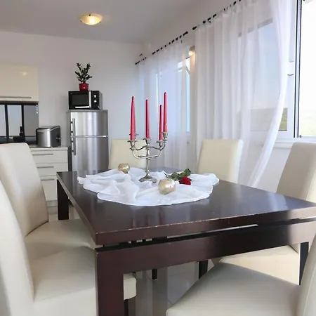 וילה Okrug Gornji Luxurious Escape With Pool *