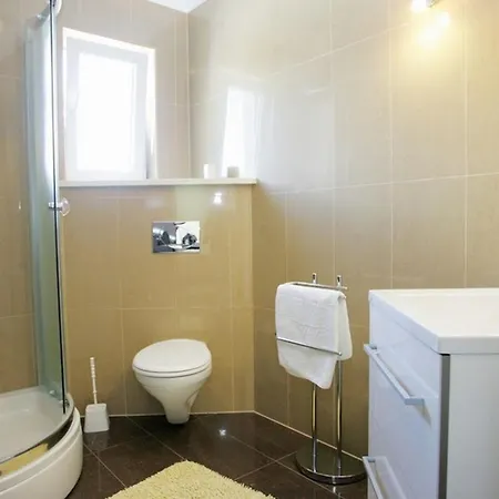 וילה Okrug Gornji Luxurious Escape With Pool