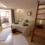 Okrug Gornji Luxurious Escape With Pool تروغير
