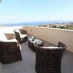فيلة Okrug Gornji Luxurious Escape With Pool