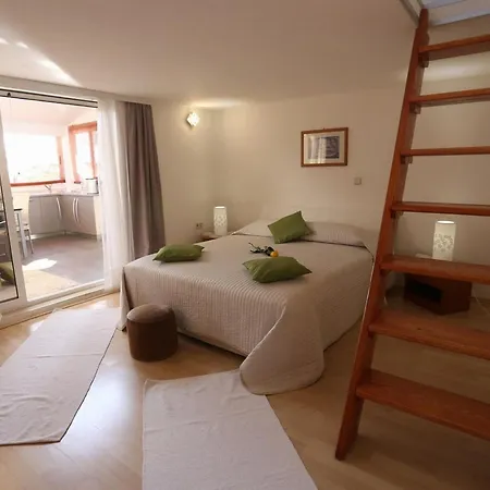 Okrug Gornji Luxurious Escape With Pool Trogir