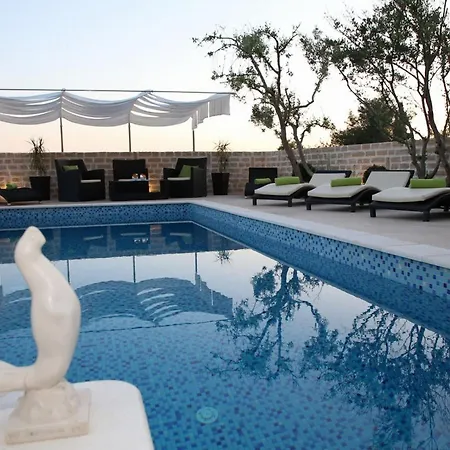 Okrug Gornji Luxurious Escape With Pool * Trogir